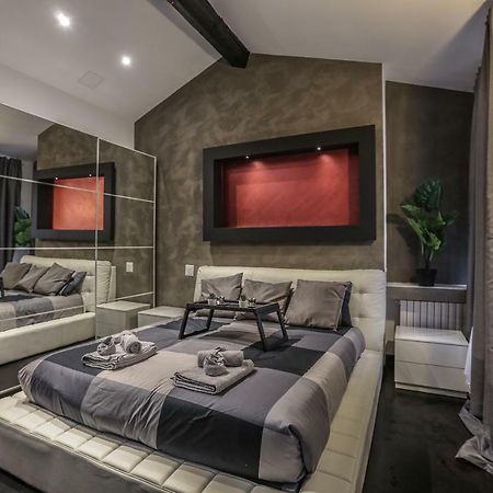 Stylish Apartment Near Duomo Мілан Екстер'єр фото