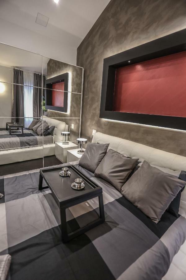 Stylish Apartment Near Duomo Мілан Екстер'єр фото